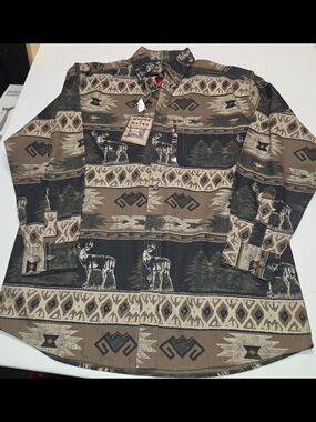 Woods & Water Outfitters Deer Southwestern Print Shirt  Mens M New
